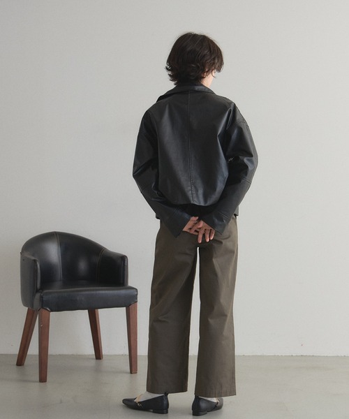 &. NOSTALGIA（アンドドットノスタルジア）の「フェイクレザー襟付きブルゾン（ブルゾン・レディース・アイボリー/ブラック・M）」の5枚目の写真