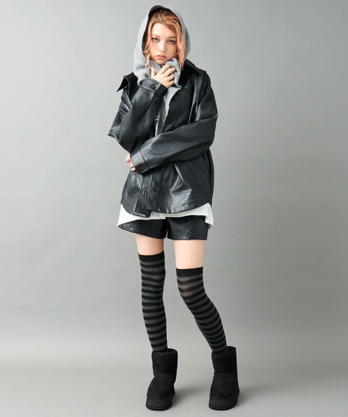 ANAP(アナップ)の「レザーライク 2ポケット オーバーサイズ シャツ ジャケット(ブルゾン・レディース・ブラック/ブラウン・FREE)」の6枚目の写真