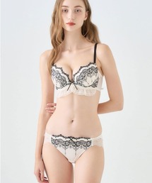 tutuanna｜チュチュアンナ（レディース）のブラ&ショーツ（ホワイト