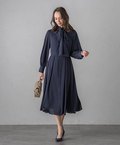 Viaggio Blu（ビアッジョブルー）の「ボウタイワンピース≪手洗い可能≫（ワンピース・レディース・ネイビー/ブルー系その他・S/M/L）」の9枚目の写真