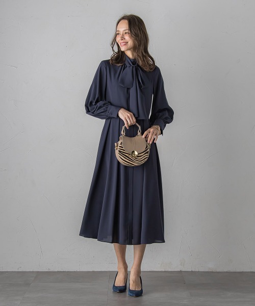 Viaggio Blu（ビアッジョブルー）の「ボウタイワンピース≪手洗い可能≫（ワンピース・レディース・ネイビー/ブルー系その他・S/M/L）」の8枚目の写真