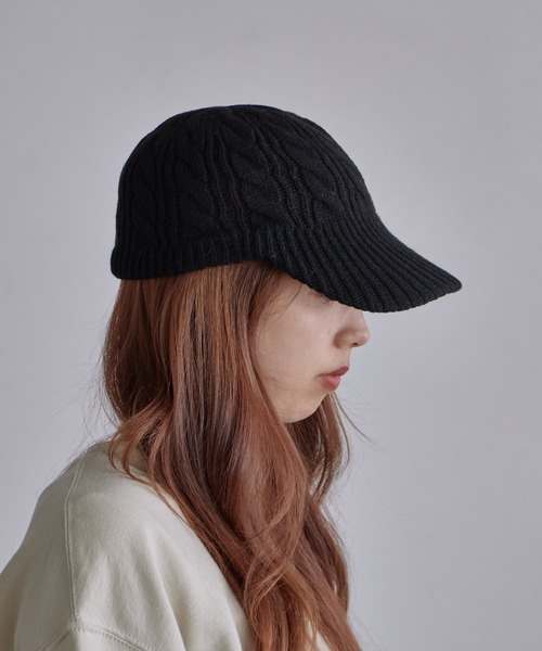c/est（シーエ）の「c/est/シーエ MORY ウール ケーブル編み ニットキャップ（キャップ・レディース・ホワイト/ブラック・FREE）」の7枚目の写真