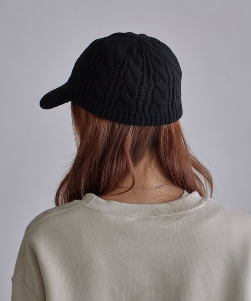 c/est（シーエ）の「c/est/シーエ MORY ウール ケーブル編み ニットキャップ（キャップ・レディース・ホワイト/ブラック・FREE）」の8枚目の写真
