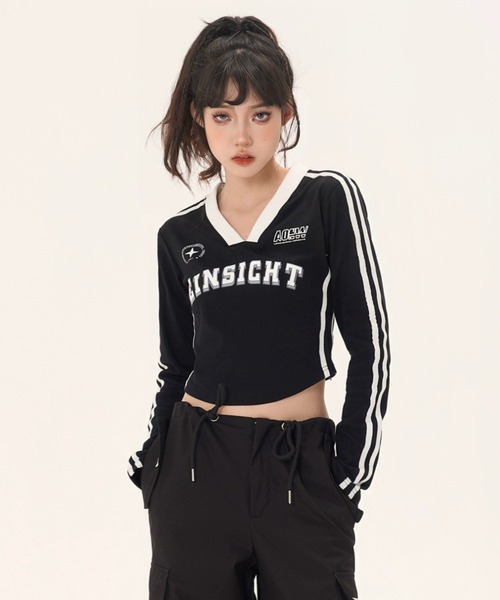 FUNALIVE（ファンアライブ）の「ABETTOR 韓国スポーツテイストロゴ 袖ライン入りＶ襟クロップド丈長袖ジャズトップ（Tシャツ/カットソー・レディース・ブラック系その他/ブラック系その他2/ホワイト・ﾌﾘｰ(M)）」の2枚目の写真