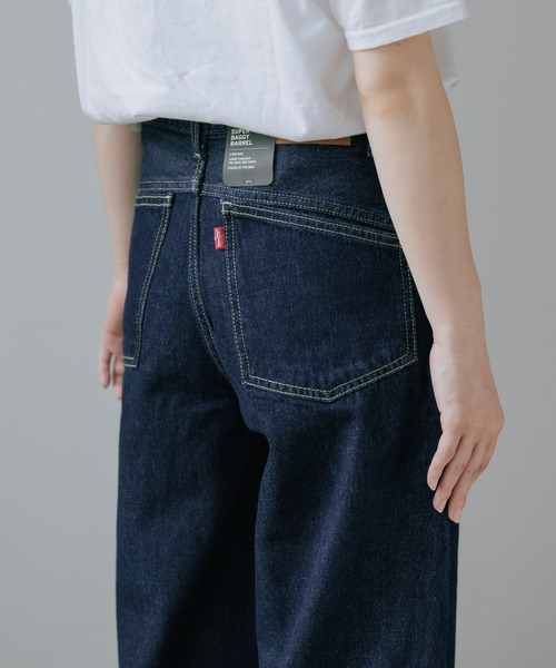Levi's（リーバイス）の「LEVI'S/リーバイス スーパーバギーバレル デニムパンツ ワイド 2026年春夏（デニムパンツ・レディース・インディゴブルー・W25xL30/W26xL30/W24xL30/W27xL30）」の10枚目の写真