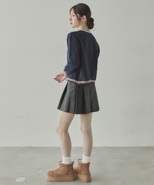 VIVID LADY(ビビッドレディー)の「ベルト付きフェイクレザープリーツミニスカート(スカート・レディース・ブラック・SMALL/MEDIUM)」の10枚目の写真