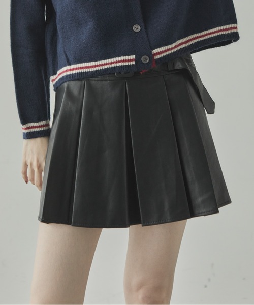 VIVID LADY(ビビッドレディー)の「ベルト付きフェイクレザープリーツミニスカート(スカート・レディース・ブラック・SMALL/MEDIUM)」の5枚目の写真