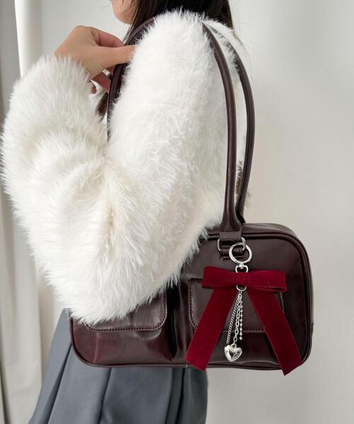 WEGO(ウィゴー)の「WEGO/チャーム付きスクエアボストンバッグ(ショルダーバッグ・レディース・ベージュ/ブラウン/ブラック/ライトベージュ/ワイン・FREE)」の11枚目の写真