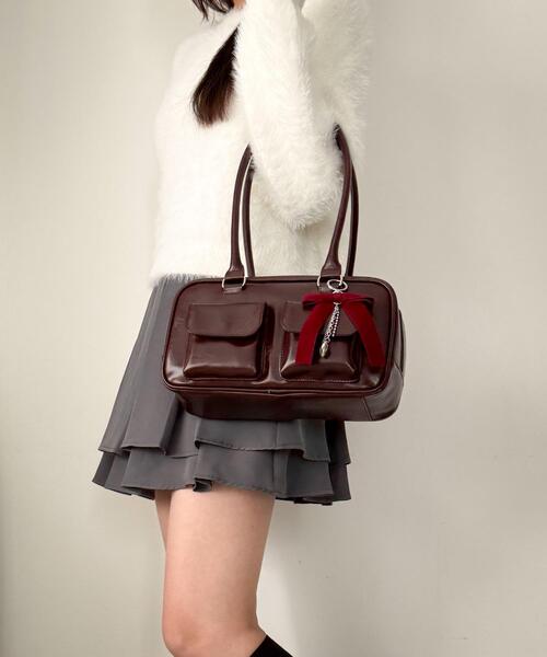 WEGO(ウィゴー)の「WEGO/チャーム付きスクエアボストンバッグ(ショルダーバッグ・レディース・ベージュ/ブラウン/ブラック/ライトベージュ/ワイン・FREE)」の7枚目の写真