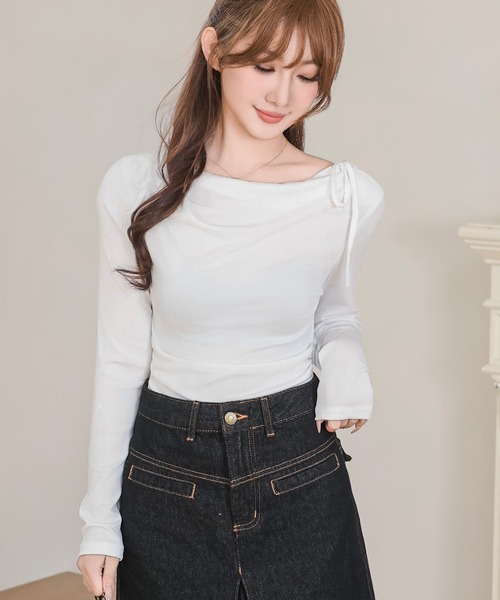 Anely(アネリー)の「ドレープネック ツイン リボン サイドギャザー トップス(Tシャツ/カットソー・レディース・ピンク/ホワイト・FREE)」の1枚目の写真