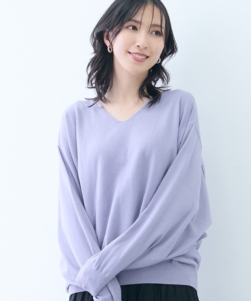 slattgir(スラットジール)の「高身長 肌ざわりなめらか 変形Vネックドルマンニットトップス (トールサイズ)(ニット/セーター・レディース・ブラック/ラベンダー/モカ/オフホワイト・TL/TM/TLL)」の4枚目の写真