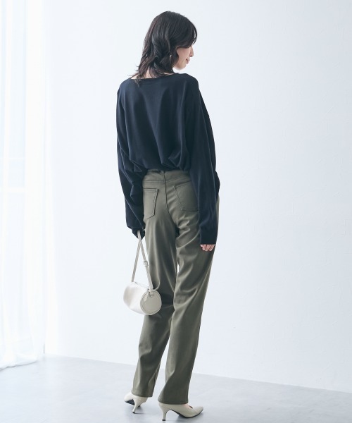 slattgir(スラットジール)の「高身長 肌ざわりなめらか 変形Vネックドルマンニットトップス (トールサイズ)(ニット/セーター・レディース・ブラック/ラベンダー/モカ/オフホワイト・TL/TM/TLL)」の16枚目の写真