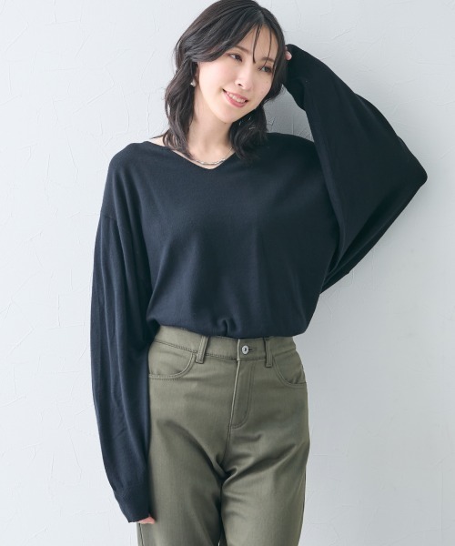 slattgir(スラットジール)の「高身長 肌ざわりなめらか 変形Vネックドルマンニットトップス (トールサイズ)(ニット/セーター・レディース・ブラック/ラベンダー/モカ/オフホワイト・TL/TM/TLL)」の17枚目の写真