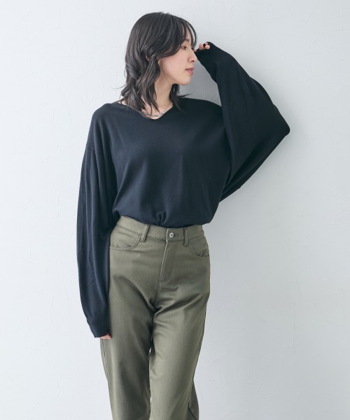 slattgir(スラットジール)の「高身長 肌ざわりなめらか 変形Vネックドルマンニットトップス (トールサイズ)(ニット/セーター・レディース・ブラック/ラベンダー/モカ/オフホワイト・TL/TM/TLL)」の18枚目の写真