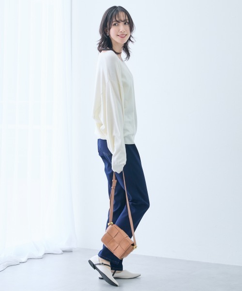slattgir(スラットジール)の「高身長 肌ざわりなめらか 変形Vネックドルマンニットトップス (トールサイズ)(ニット/セーター・レディース・ブラック/ラベンダー/モカ/オフホワイト・TL/TM/TLL)」の22枚目の写真