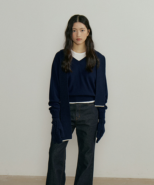 LINGSEOUL(リングソウル)の「merino wool V-neck knit top-navy(ニット/セーター・レディース・その他・FREE)」の2枚目の写真