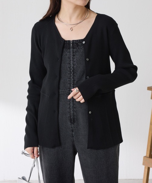 COLLAGE GALLARDAGALANTE（コラージュガリャルダガランテ）の「Q.anos/フレアデニムロンパース（サロペット/オーバーオール・レディース・ブルー/ブラック・FREE）」の12枚目の写真