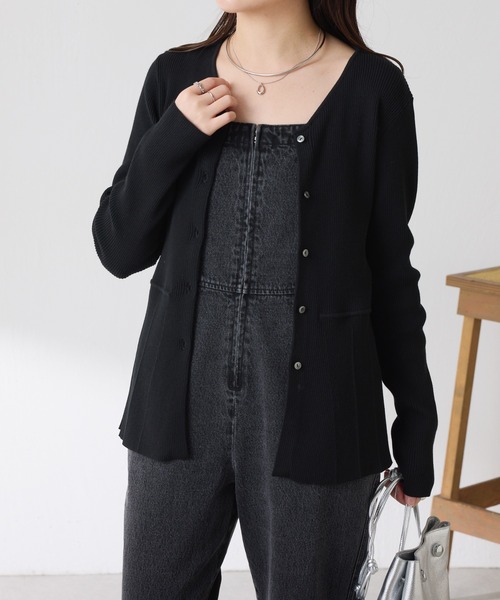 COLLAGE GALLARDAGALANTE（コラージュガリャルダガランテ）の「Q.anos/フレアデニムロンパース（サロペット/オーバーオール・レディース・ブルー/ブラック・FREE）」の13枚目の写真