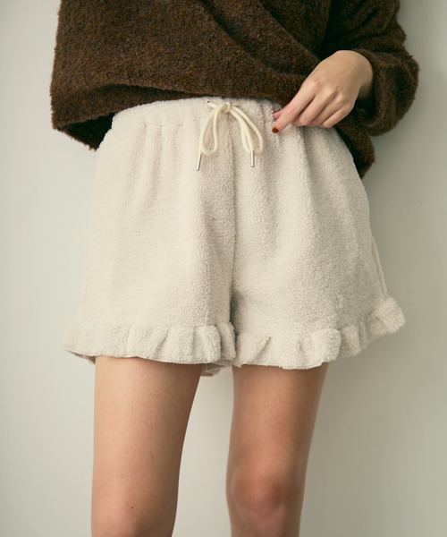 Lunea（ルネア）の「フリルボアショートパンツ（その他パンツ・レディース・アイボリー/グレー・FREE）」の3枚目の写真