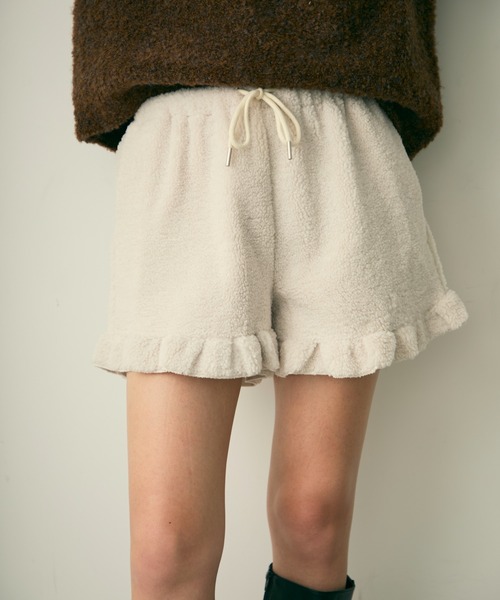 Lunea（ルネア）の「フリルボアショートパンツ（その他パンツ・レディース・アイボリー/グレー・FREE）」の4枚目の写真