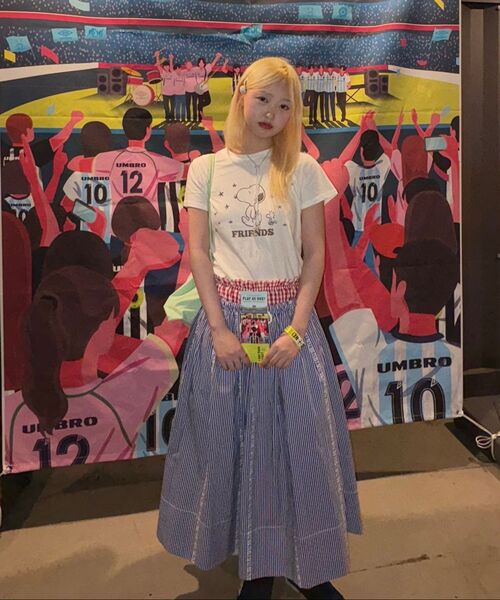 LADY VOLUME(レディーボリューム)の「フレンズスヌーピーTシャツ (アイボリー)(Tシャツ/カットソー・レディース・その他・SMALL/MEDIUM)」の3枚目の写真