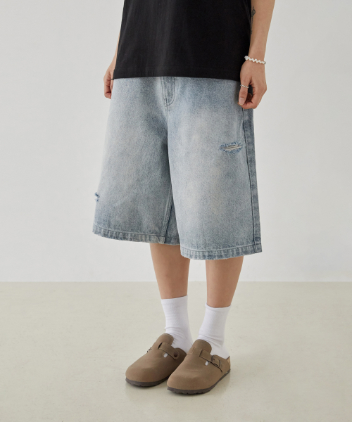 URBANSTOFF(アーバンストッフ)の「ブリーチドバミューダパンツ(ライトブルー)(その他パンツ・レディース・その他・LARGE/MEDIUM)」の2枚目の写真