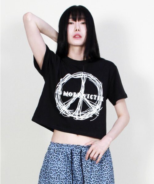 DEMARC(ドゥマーク)の「ピースグラフィッククロップ半袖Tシャツブラック(Tシャツ/カットソー・レディース・その他・LARGE)」の7枚目の写真