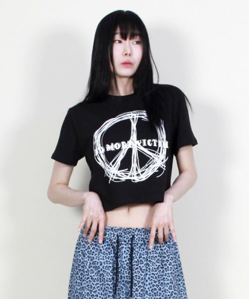 DEMARC(ドゥマーク)の「ピースグラフィッククロップ半袖Tシャツブラック(Tシャツ/カットソー・レディース・その他・LARGE)」の4枚目の写真