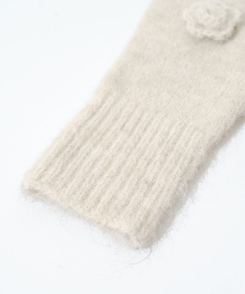 flower(フラワー)の「フラッフィーローズグローブ(手袋・レディース・アイボリー/ピンク/アッシュグレー・FREE)」の8枚目の写真