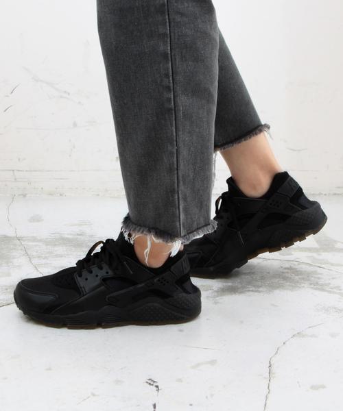 NIKE（ナイキ）の「BY∵ NIKE womens AIR HUARACHE スニーカー◆（スニーカー・レディース・ホワイト/ブラック・24cm/23.5cm/25.5cm/25cm/24.5cm）」の4枚目の写真