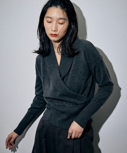 HANNE(アン)の「クロスネックニット(ニット/セーター・レディース・グレー/ベージュ・FREE)」の17枚目の写真
