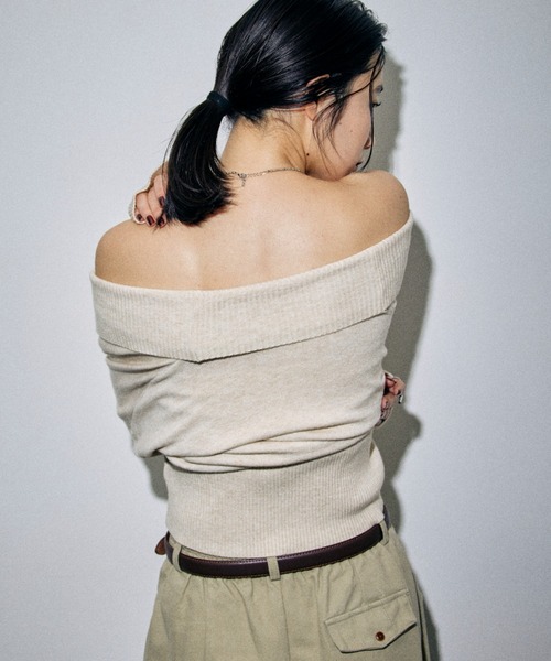 HANNE(アン)の「クロスネックニット(ニット/セーター・レディース・グレー/ベージュ・FREE)」の7枚目の写真