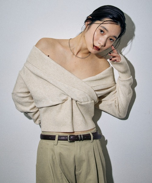HANNE(アン)の「クロスネックニット(ニット/セーター・レディース・グレー/ベージュ・FREE)」の5枚目の写真
