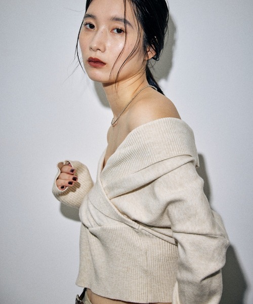 HANNE(アン)の「クロスネックニット(ニット/セーター・レディース・グレー/ベージュ・FREE)」の12枚目の写真