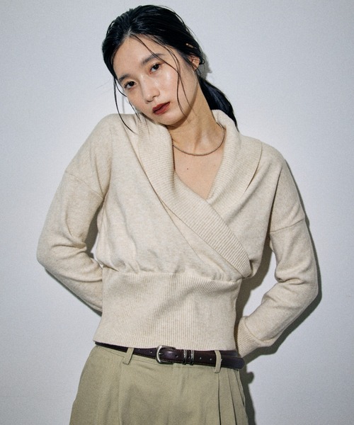 HANNE(アン)の「クロスネックニット(ニット/セーター・レディース・グレー/ベージュ・FREE)」の10枚目の写真