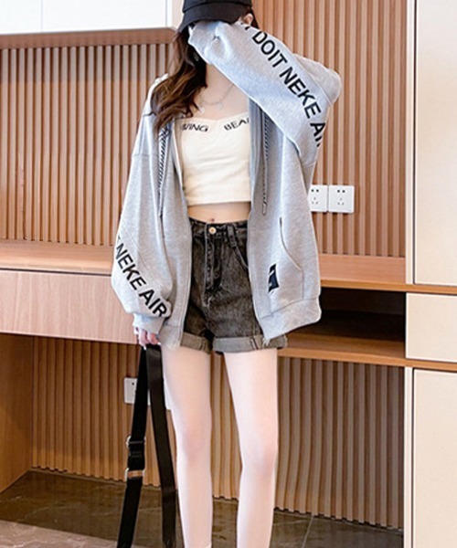 SallyLunn(サリーラン)の「ラインロゴオーバーサイズジップパーカー(パーカー・レディース・スミクロ/グレー・MEDIUM/LARGE)」の7枚目の写真
