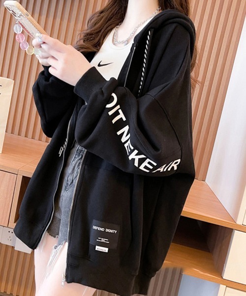 SallyLunn(サリーラン)の「ラインロゴオーバーサイズジップパーカー(パーカー・レディース・スミクロ/グレー・MEDIUM/LARGE)」の4枚目の写真