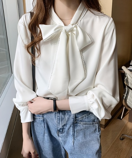 yuue' ( wear )(ユーイ)の「オフィス、プライベート、オケージョンにも◎リボンタイシャツブラウス(シャツ/ブラウス・レディース・ホワイト/ブルー・FREE)」の2枚目の写真