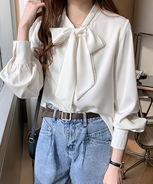 yuue' ( wear )(ユーイ)の「オフィス、プライベート、オケージョンにも◎リボンタイシャツブラウス(シャツ/ブラウス・レディース・ホワイト/ブルー・FREE)」の4枚目の写真