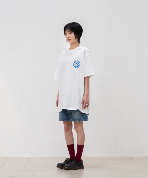 ISTKUNST(イストクンスト)の「LOGO&SMILEY TEE_WHITE(IK2DMMT500A)(Tシャツ/カットソー・レディース・その他・S/M/L/XL)」の3枚目の写真