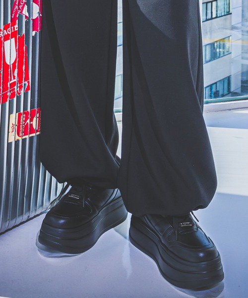 repipi armario（レピピ アルマリオ）の「ボリュームアツゾコスニーカー（スニーカー・キッズ・ブラック/オフホワイト・SMALL/MEDIUM/LARGE）」の2枚目の写真