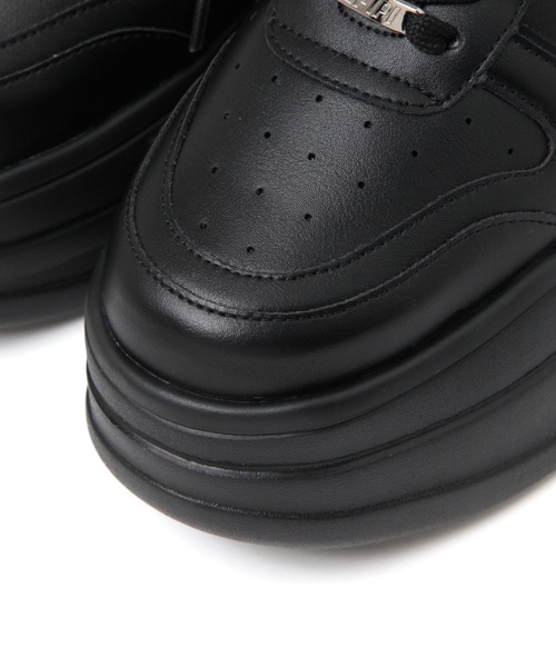 repipi armario（レピピ アルマリオ）の「ボリュームアツゾコスニーカー（スニーカー・キッズ・ブラック/オフホワイト・SMALL/MEDIUM/LARGE）」の7枚目の写真