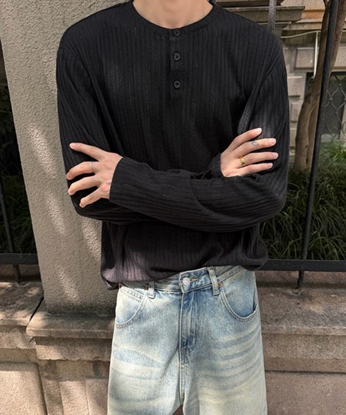 NOWLE(ノウル)の「【NOWLE】バーティカル ライン テクスチャー ヘンリーネック 長袖Tシャツ(Tシャツ/カットソー・メンズ・グレー/ホワイト/ブラック・X-LARGE/LARGE/MEDIUM/SMALL)」の11枚目の写真