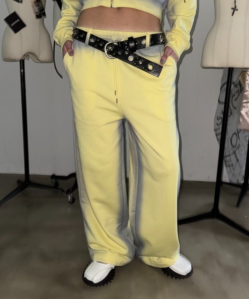 SHAGGIE(シャギー)の「フェードスプレーワイドスウェットパンツ(セットアップ)(スウェットパンツ・レディース・グレー/チャコールグレー/イエロー・MEDIUM/SMALL)」の1枚目の写真