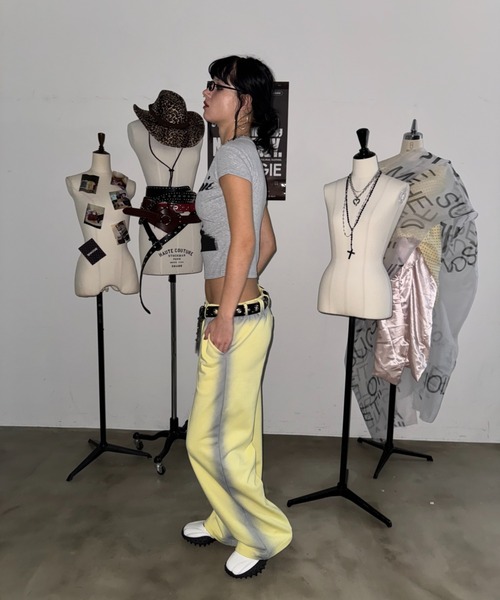 SHAGGIE(シャギー)の「フェードスプレーワイドスウェットパンツ(セットアップ)(スウェットパンツ・レディース・グレー/チャコールグレー/イエロー・MEDIUM/SMALL)」の22枚目の写真