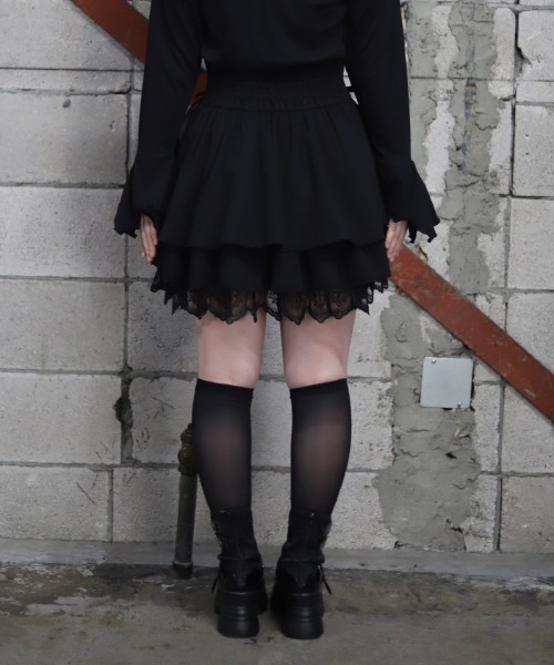 NIBBLE POISON（ニブルポイズン）の「クロスチャームフリルミニスカート（スカート・レディース・ブラック/レッド/ネイビー・MEDIUM）」の6枚目の写真
