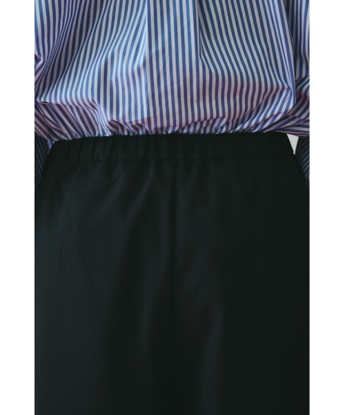 HeRIN.CYE（ヘリンドットサイ）の「Cocoon tuck pants　　コクーンタックパンツ（その他パンツ・レディース・ブラウン/ブラック/オフホワイト・38/36）」の9枚目の写真