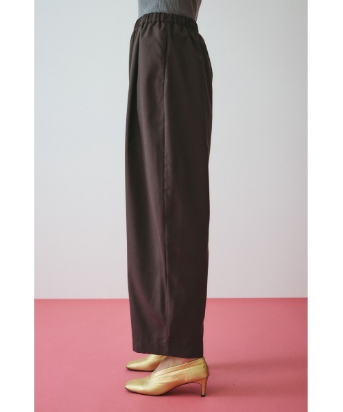 HeRIN.CYE（ヘリンドットサイ）の「Cocoon tuck pants　　コクーンタックパンツ（その他パンツ・レディース・ブラウン/ブラック/オフホワイト・38/36）」の13枚目の写真