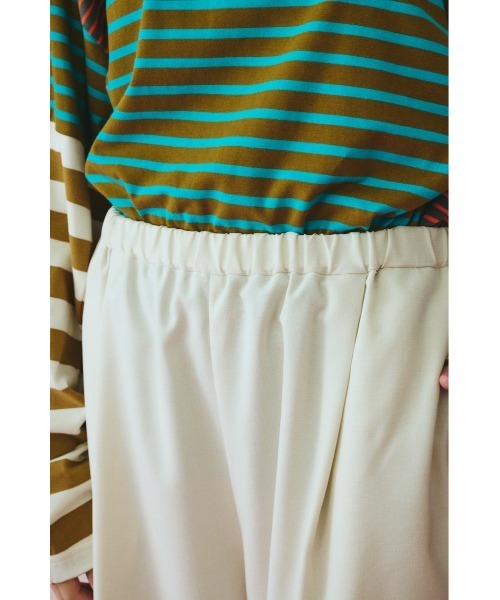 HeRIN.CYE（ヘリンドットサイ）の「Cocoon tuck pants　　コクーンタックパンツ（その他パンツ・レディース・ブラウン/ブラック/オフホワイト・38/36）」の18枚目の写真
