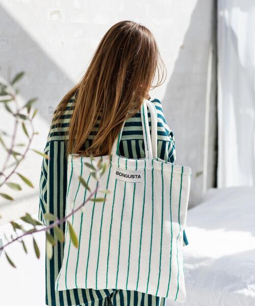 BONGUSTA(ボングスタ)の「BONGUSTA/ボングスタ NARAM TOTE BAG / パイル地トートバッグ(トートバッグ・レディース・ホワイト/ナチュラル/イエロー/ブルー/ブラウン/オフホワイト/サックスブルー/ピンク/パープル/サーモンピンク/レモンイエロー/キャメル・ONE SIZE)」の2枚目の写真